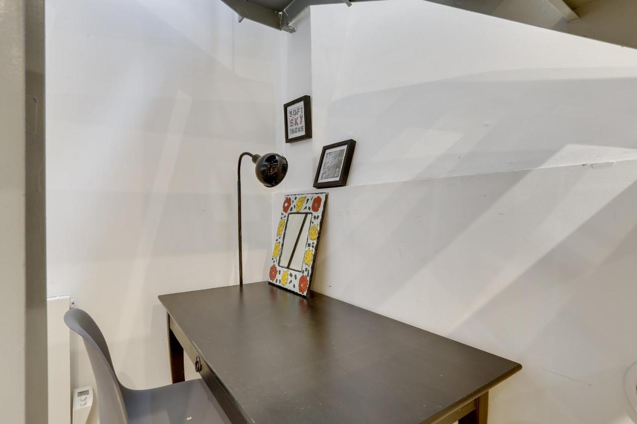 170 Suite Angouleme Large Duplex Style Apt With1 Bdr Paris Central Exterior photo